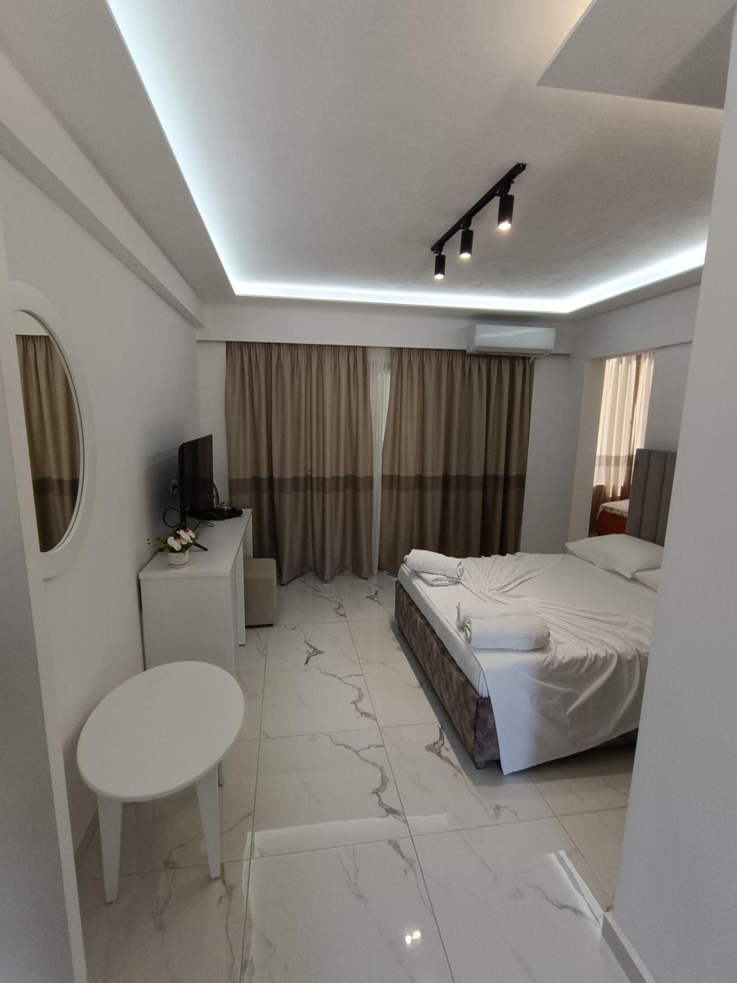 Hotel Elisabet Sarandë Eksteriør billede